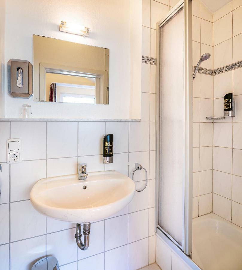 Schroeders Stadtwaldhotel Трир Екстериор снимка