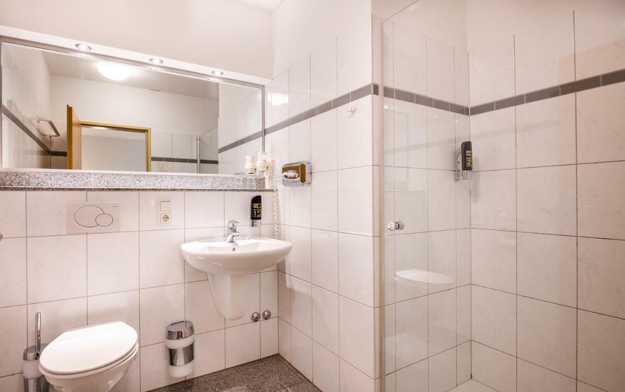 Schroeders Stadtwaldhotel Трир Екстериор снимка