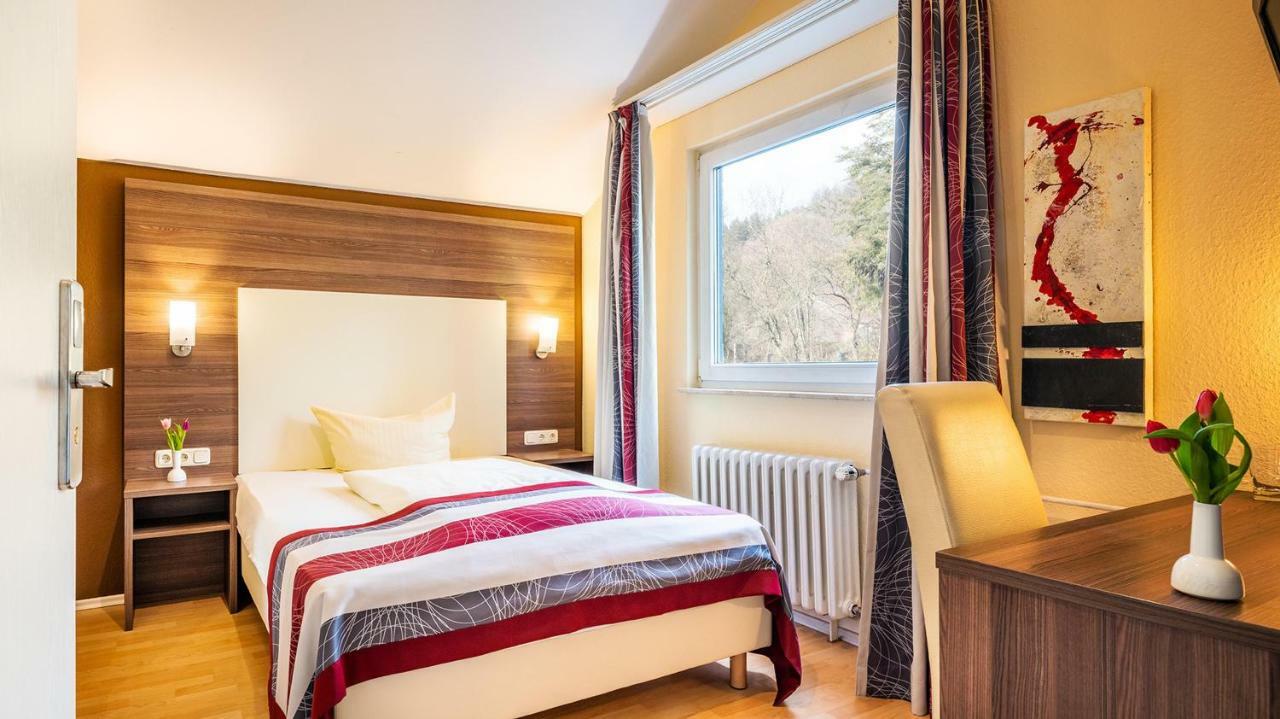 Schroeders Stadtwaldhotel Трир Екстериор снимка