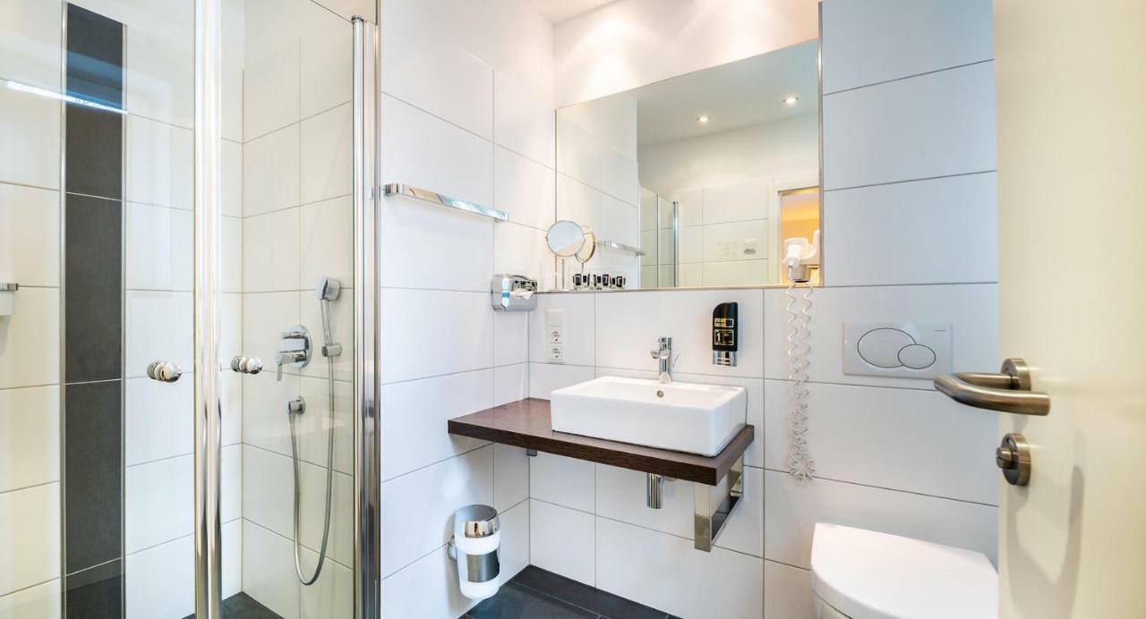 Schroeders Stadtwaldhotel Трир Екстериор снимка